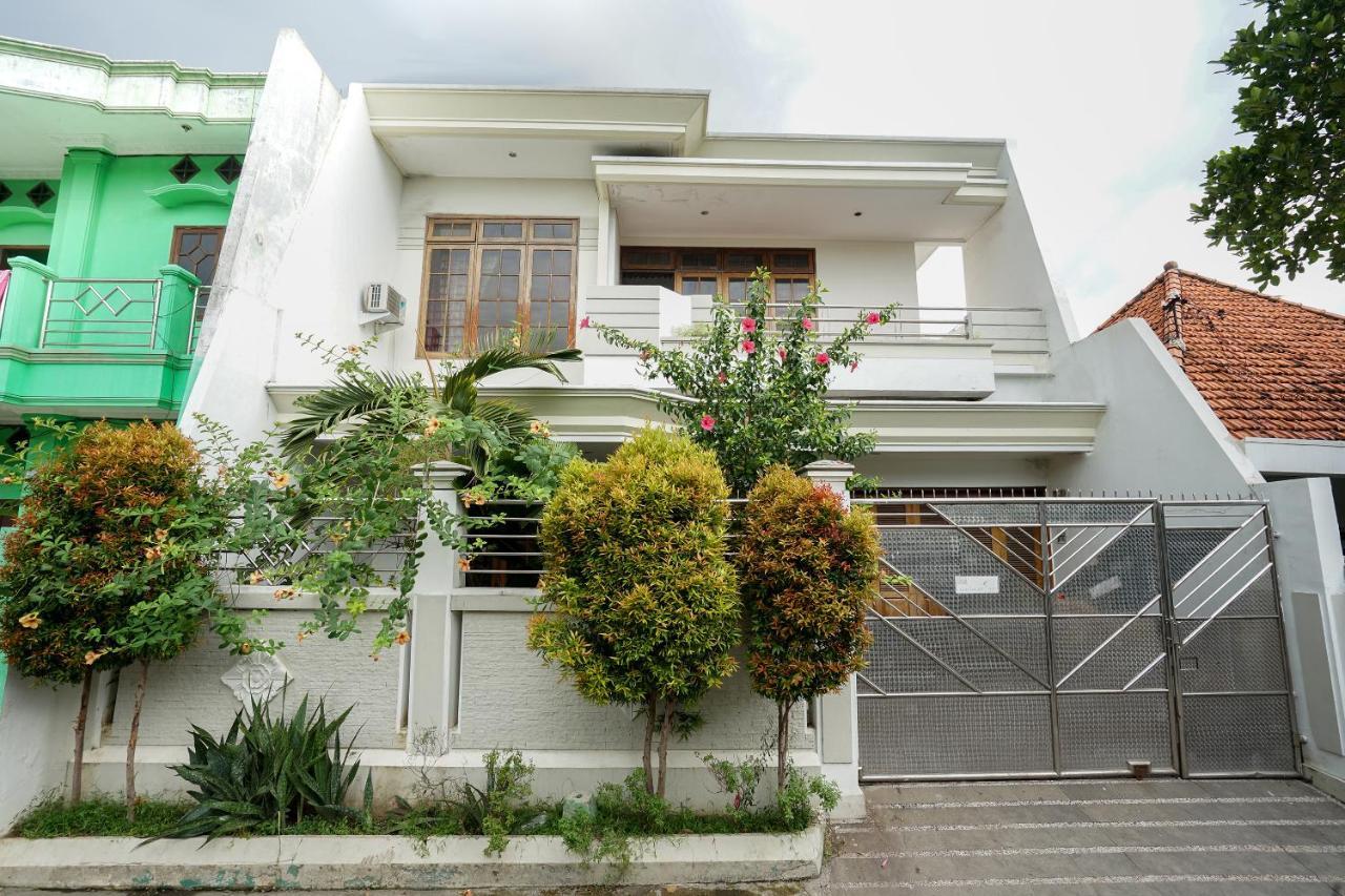 Hotel Bumi Banyu Bening Syariah Surabaya Exterior foto
