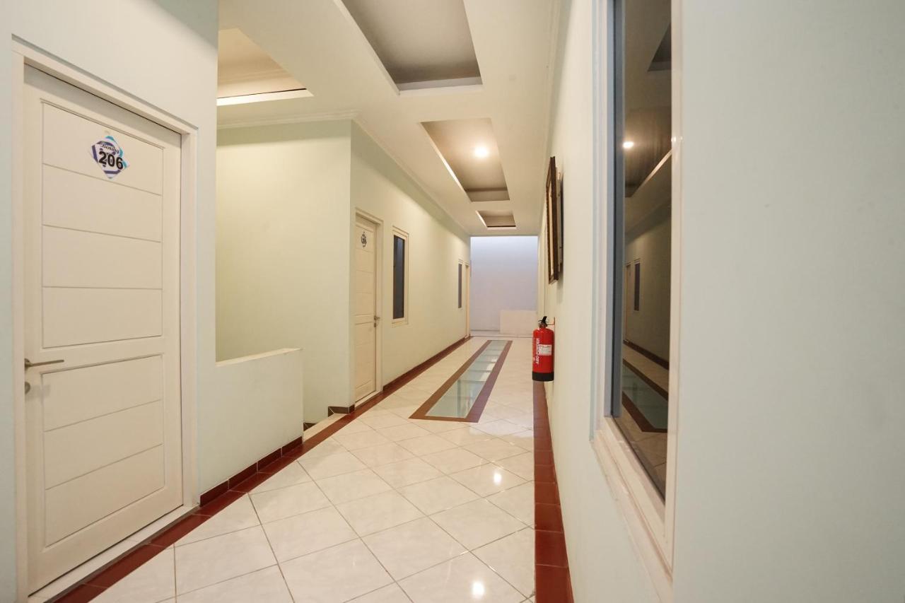 Hotel Bumi Banyu Bening Syariah Surabaya Exterior foto